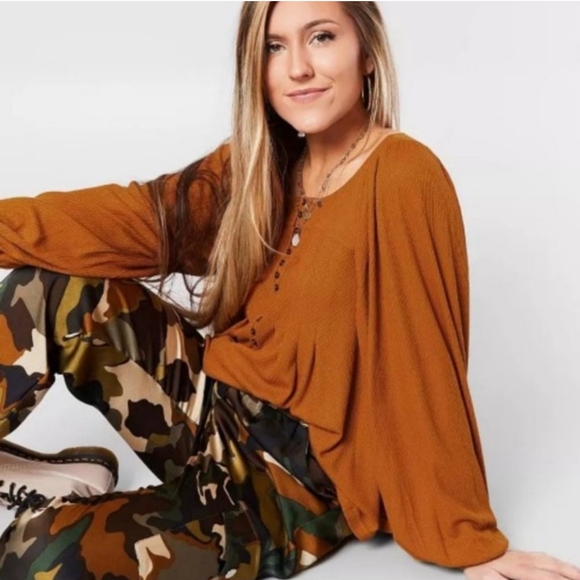 Free People Devin Autumn Pearl Bishop Sleeve Henley Waffle Knit Top S - Picture 7 of 8